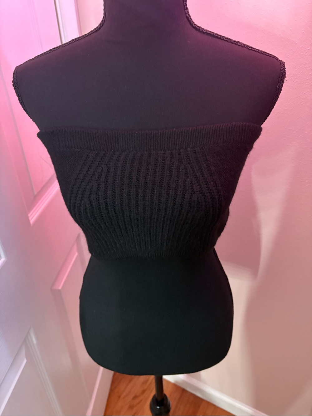 Self Contrast Black Off-Shoulder Ribbed Crop Top